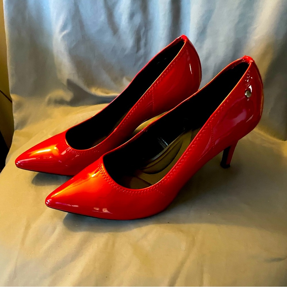 Simply Vera Red Patent Pumps, 10